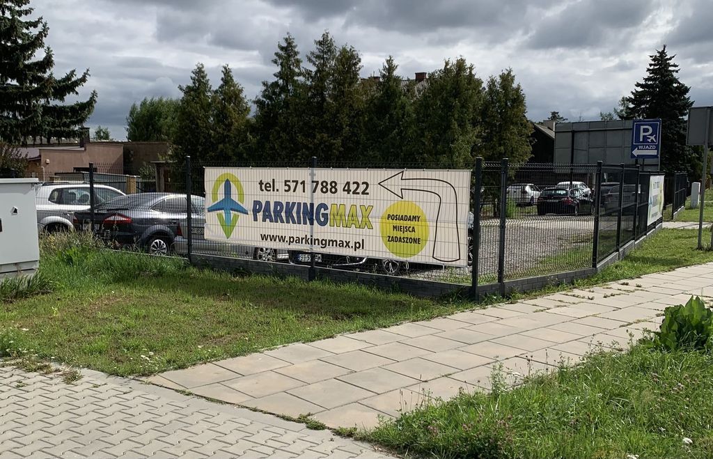 Zdjęcie parkingu Max przy lotnisku Warszawa-Radom